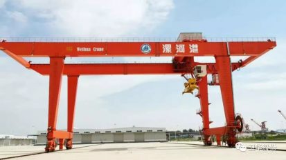   衛(wèi)華起重，飛天入海！